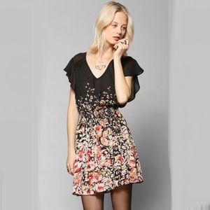 KIMCHI BLUE Genevieve smock waist floral dress